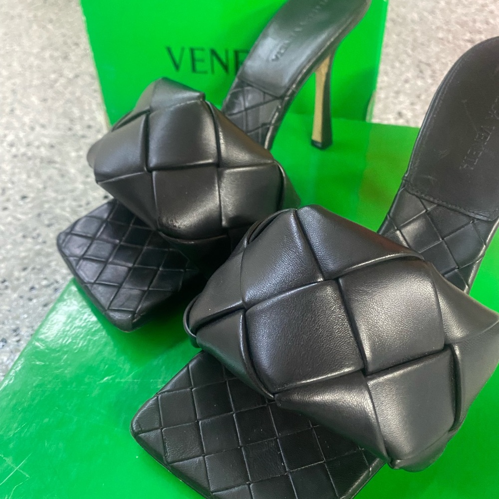 Bottega Veneta lido Mule authentic heel sandals